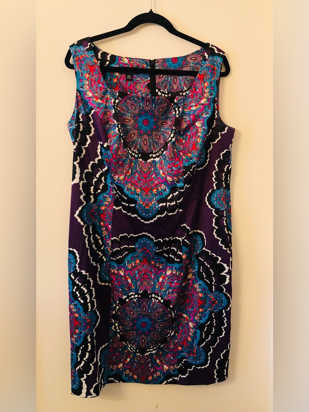 AGB Woman Kaleidoscopic Medallion Sheath Dress 14W EUC - Picture 13 of 14